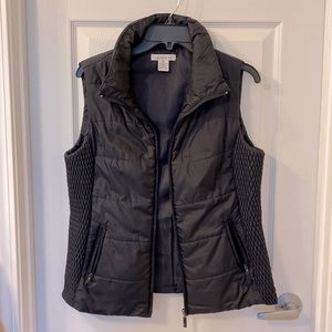 Liz Claiborne- women’s navy blue puffer vest. Size Medium